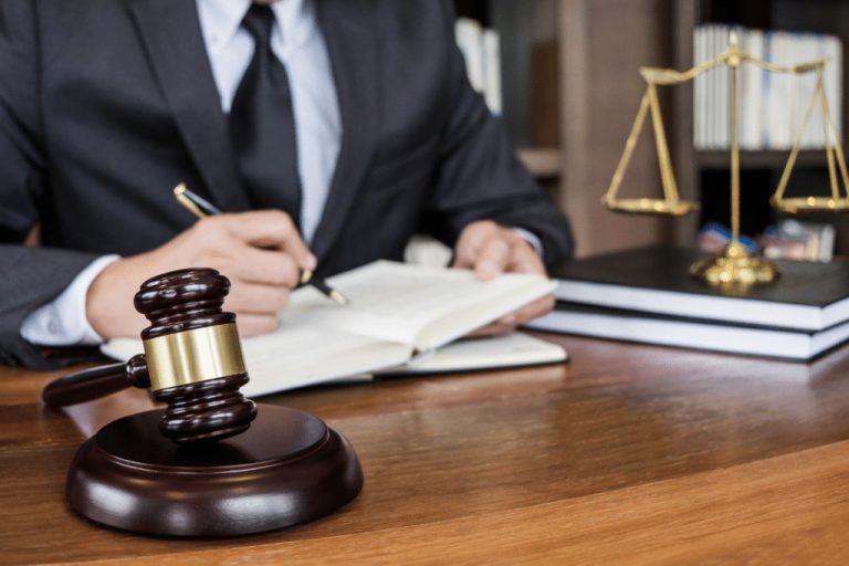 Kapan Waktu Terbaik Membutuhkan Jasa Pengacara untuk Melindungi Hak Legal Anda